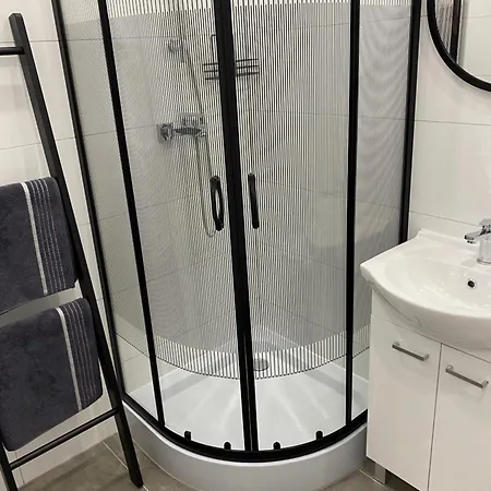 Nowoczesny Apartament W Dzierzoniowie - Parter - Balkon - Pokoj + Sypialnia Esterno foto