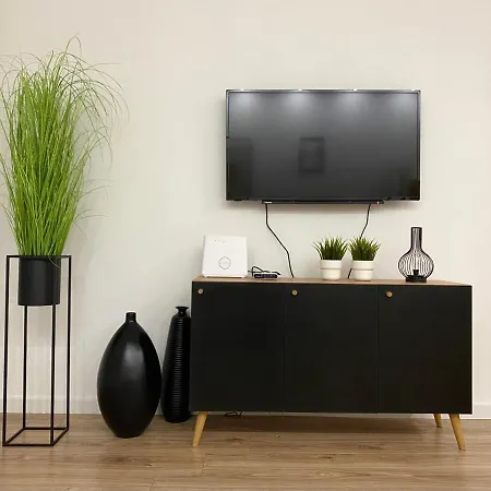 Nowoczesny Apartament W Dzierzoniowie - Parter - Balkon - Pokoj + Sypialnia Esterno foto