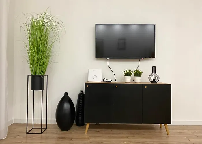 Nowoczesny Apartament W Dzierzoniowie - Parter - Balkon - Pokoj + Sypialnia