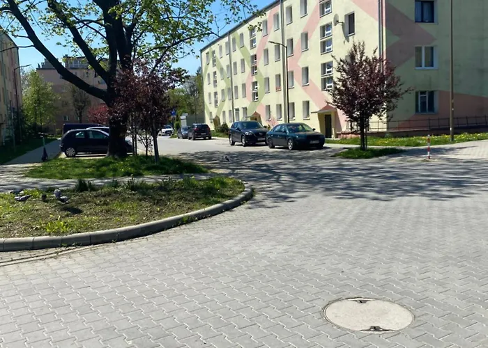 Nowoczesny Apartament W Dzierzoniowie - Parter - Balkon - Pokoj + Sypialnia